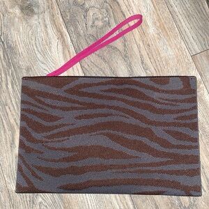 Rothys The Essential Pouch In Blue Zebra Wristlet